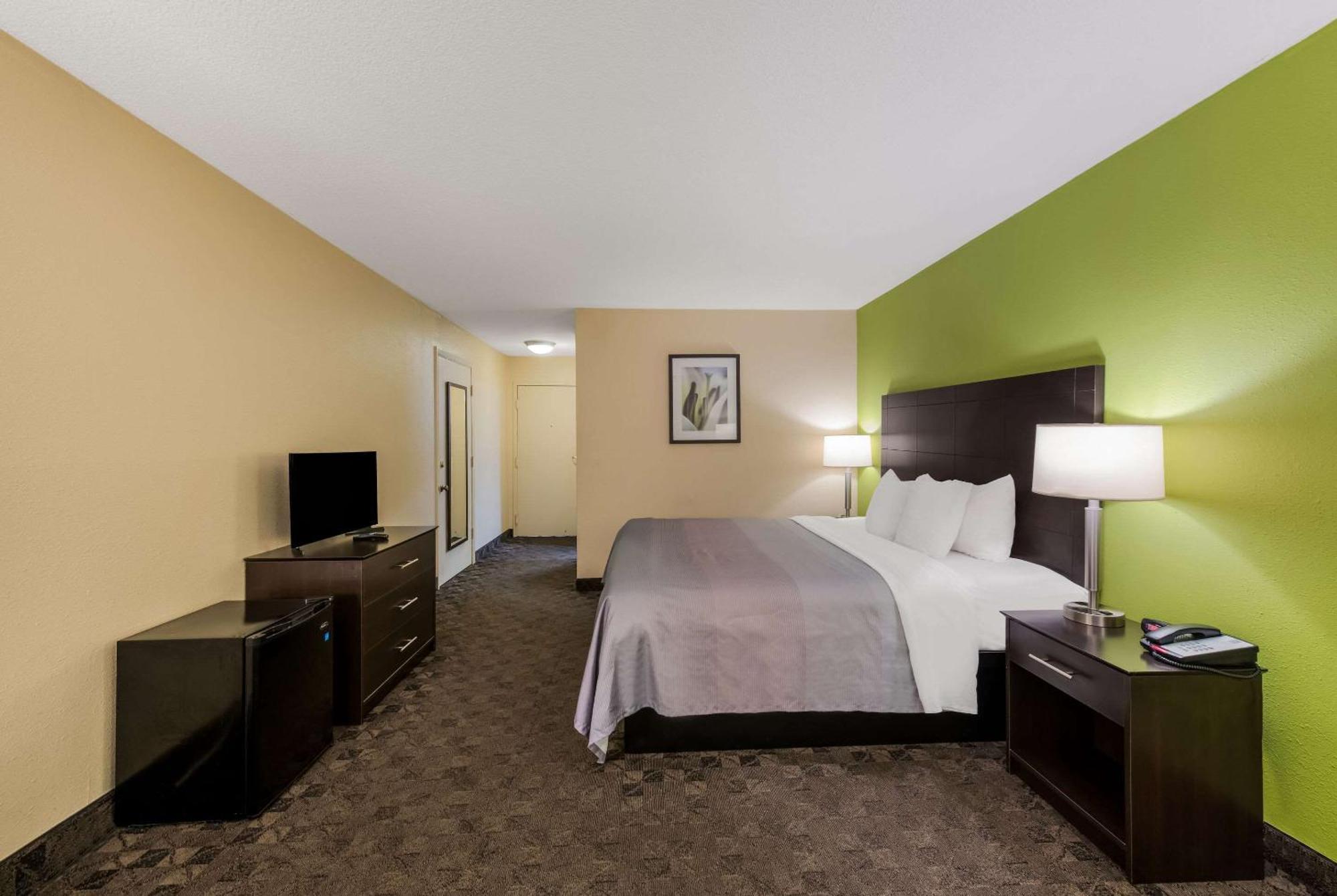 Quality Inn Airport Woodson Terrace Eksteriør billede