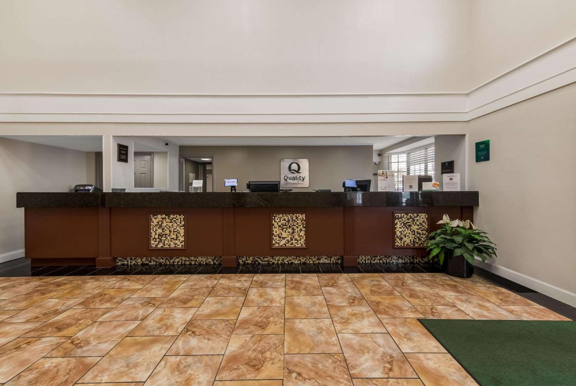 Quality Inn Airport Woodson Terrace Eksteriør billede