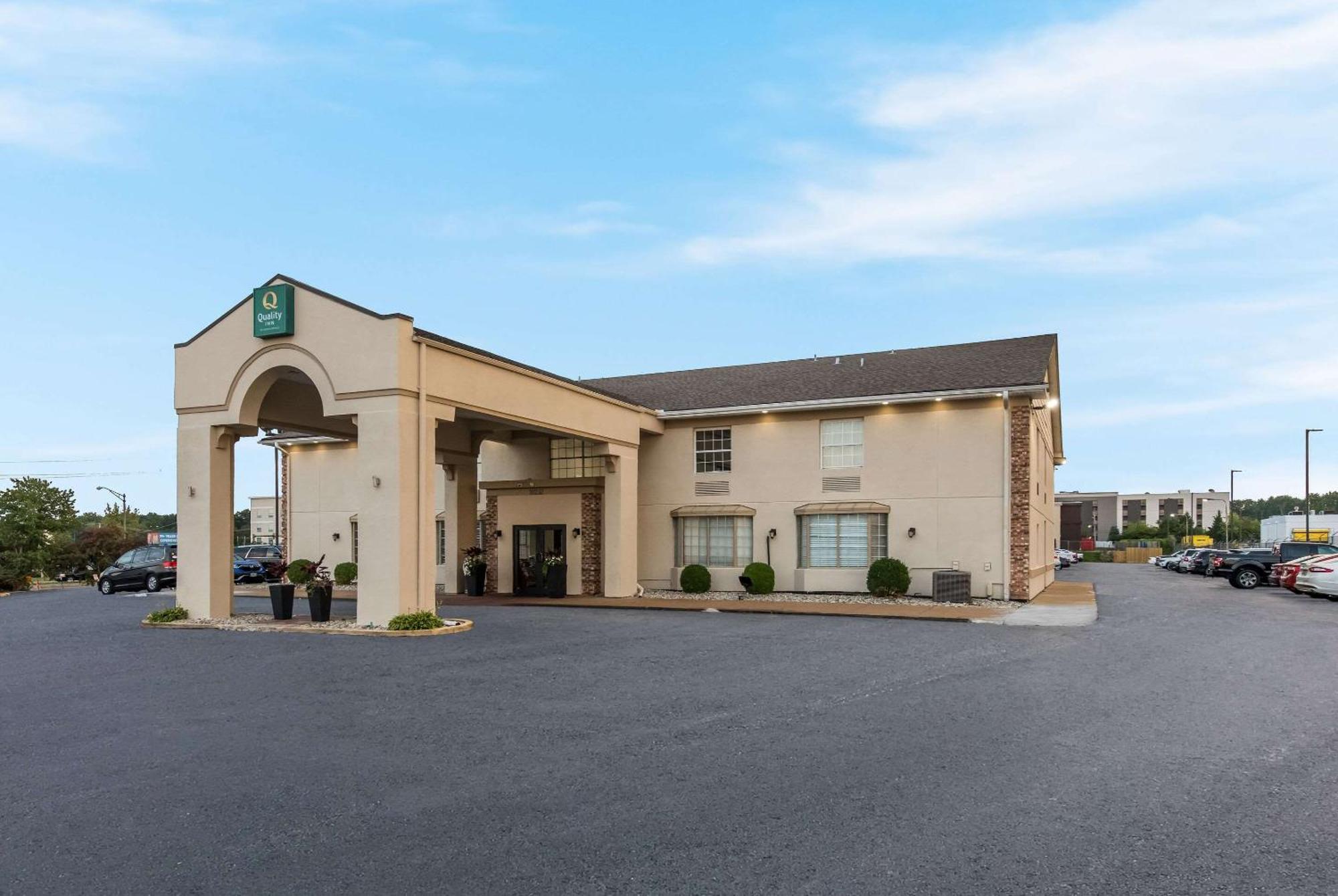 Quality Inn Airport Woodson Terrace Eksteriør billede