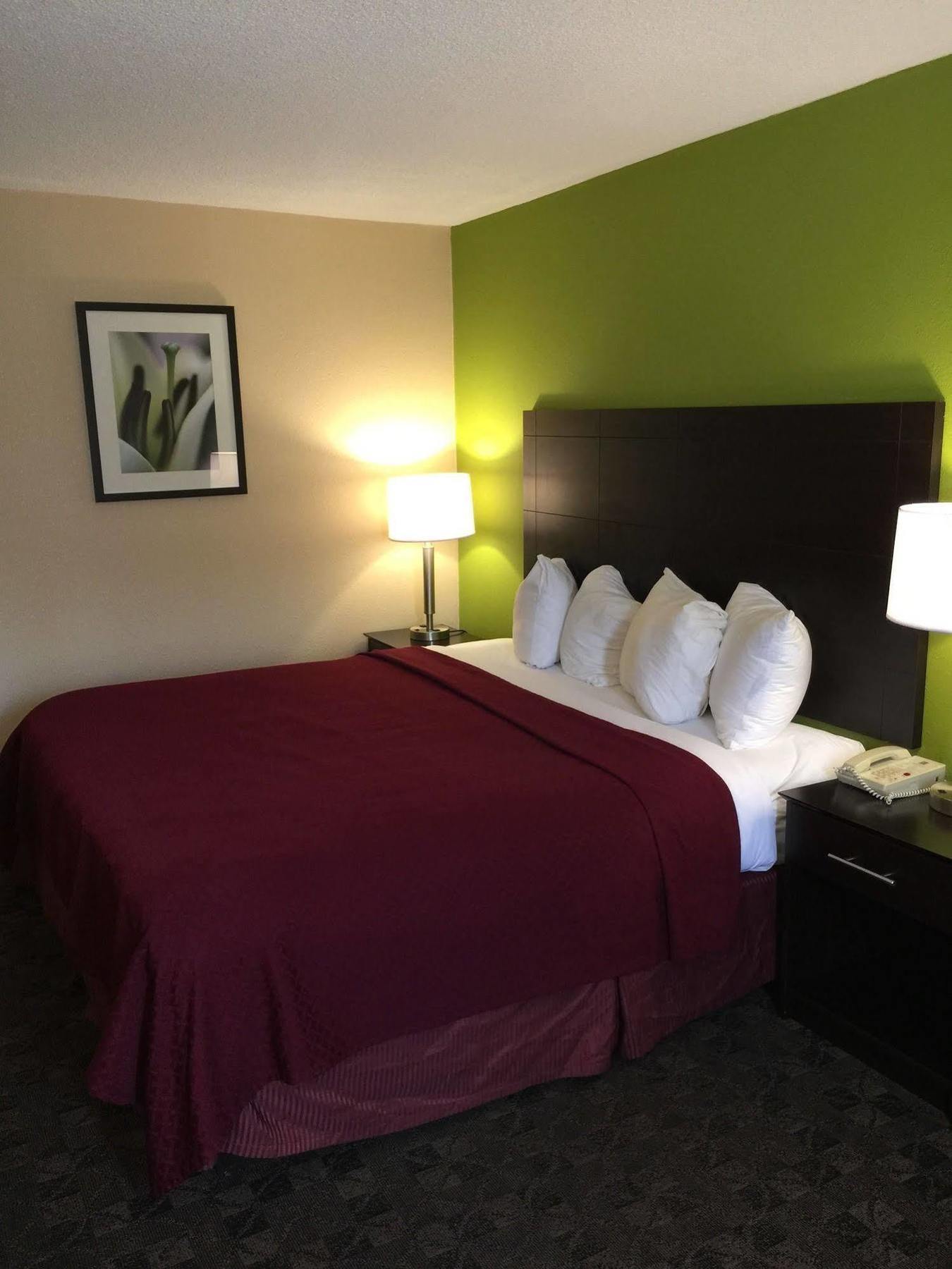 Quality Inn Airport Woodson Terrace Eksteriør billede